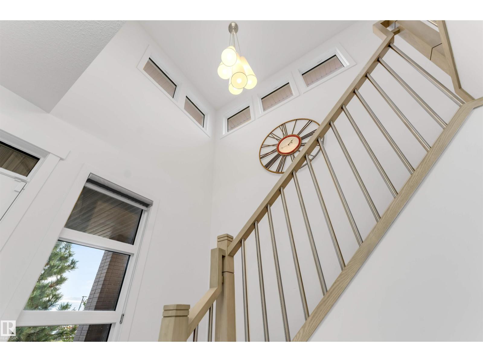 718 CHARLESWORTH WY SW - 25
