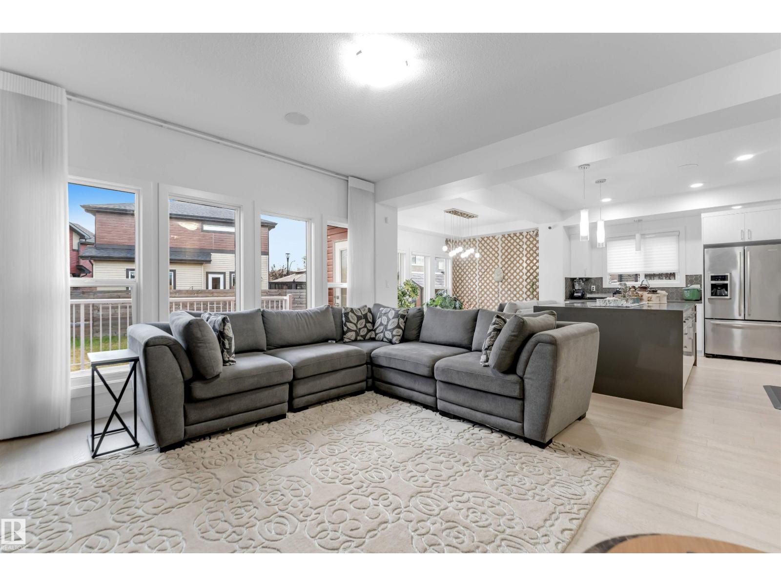 718 CHARLESWORTH WY SW - 12