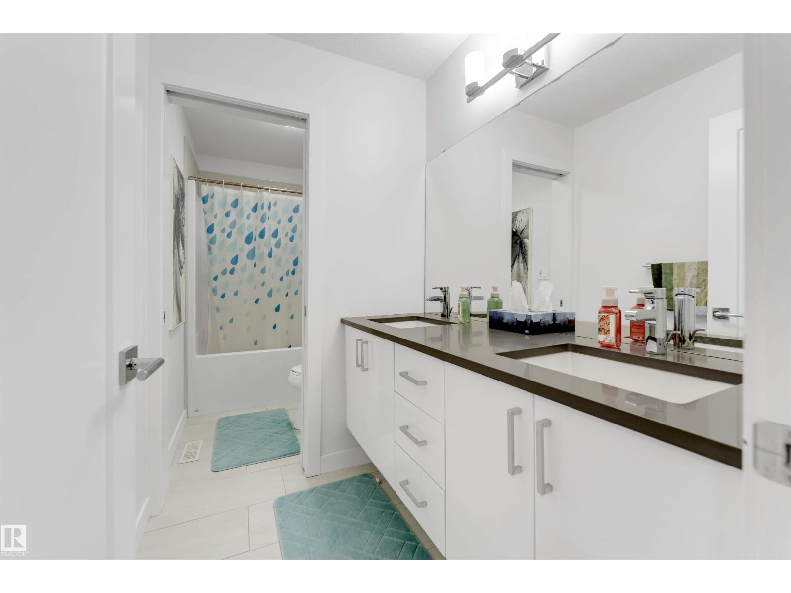 718 CHARLESWORTH WY SW - 44
