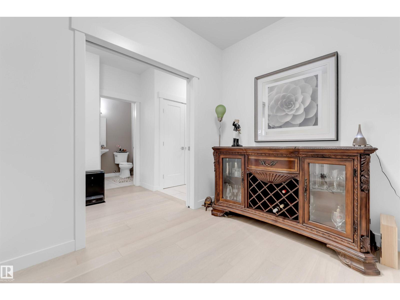 718 CHARLESWORTH WY SW - Image 30