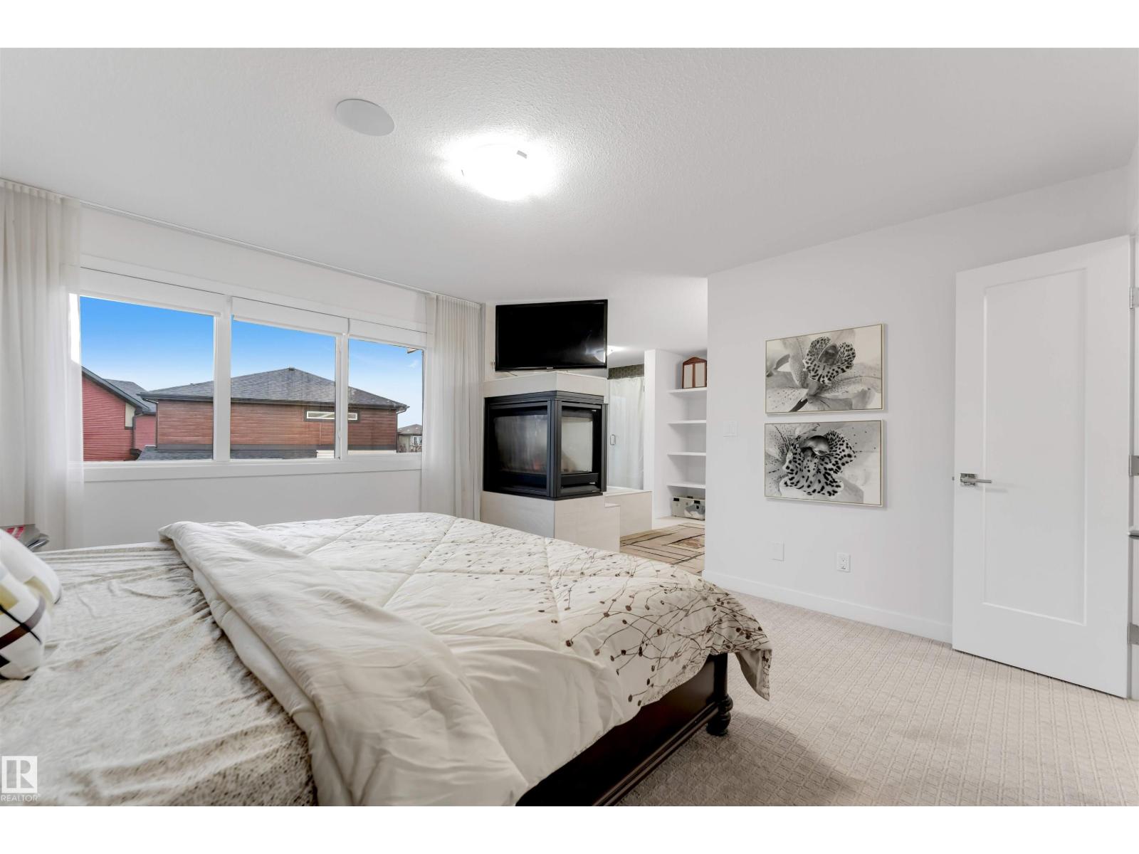 718 CHARLESWORTH WY SW - 29