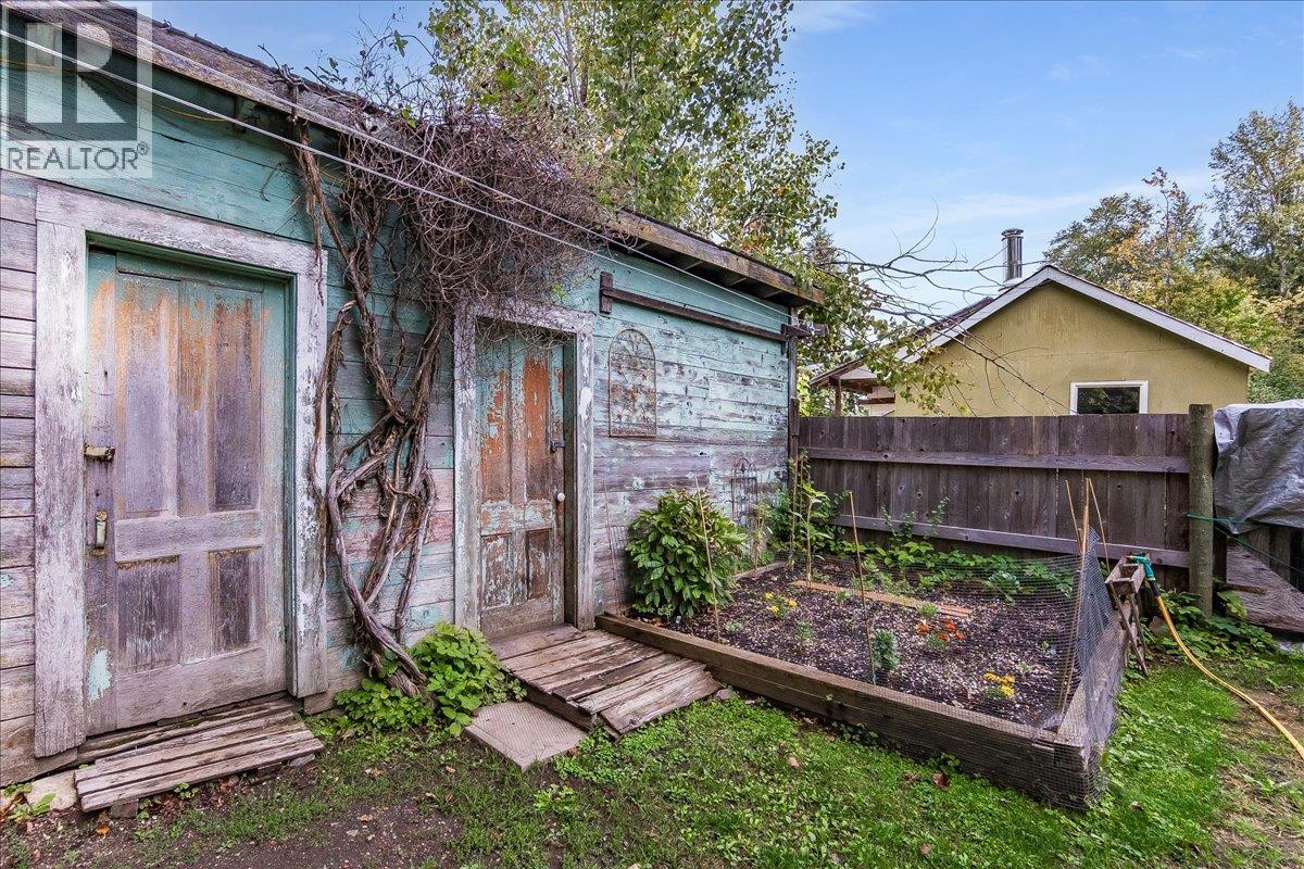 262 2nd Avenue - Image 44