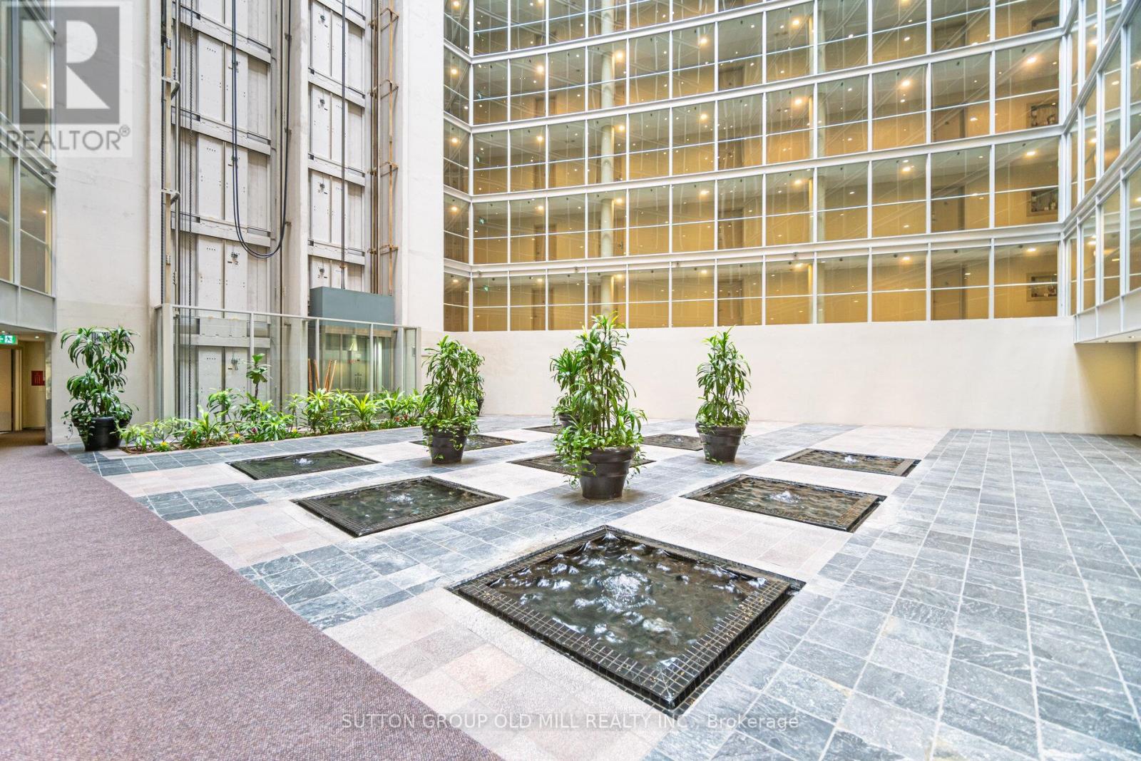 #909 650 QUEENS QUAY W - 5