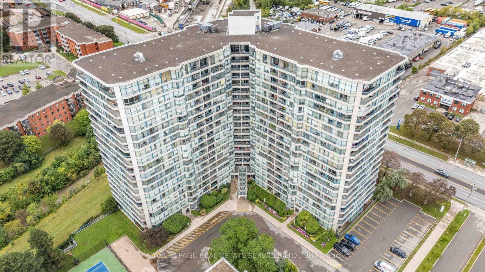 #413 4725 SHEPPARD AVENUE E - 3