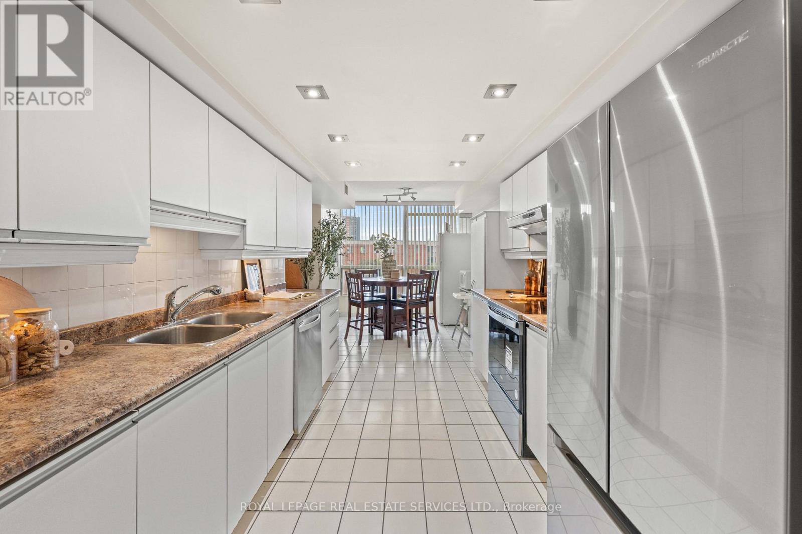#413 4725 SHEPPARD AVENUE E - 7
