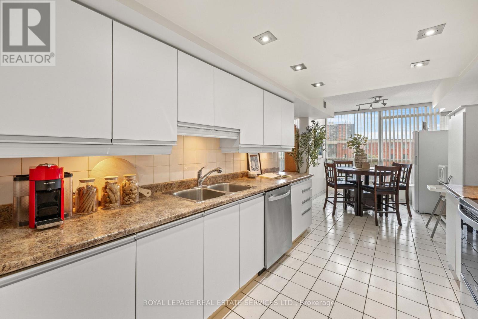 #413 4725 SHEPPARD AVENUE E - 8