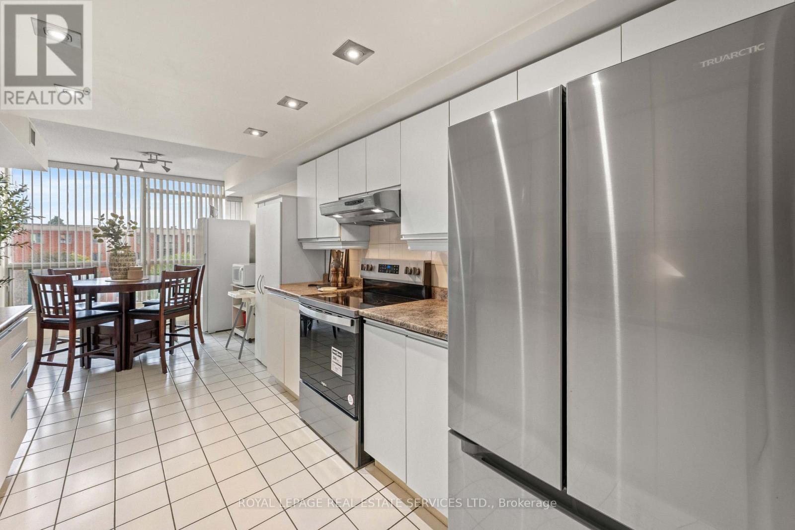 #413 4725 SHEPPARD AVENUE E - 9