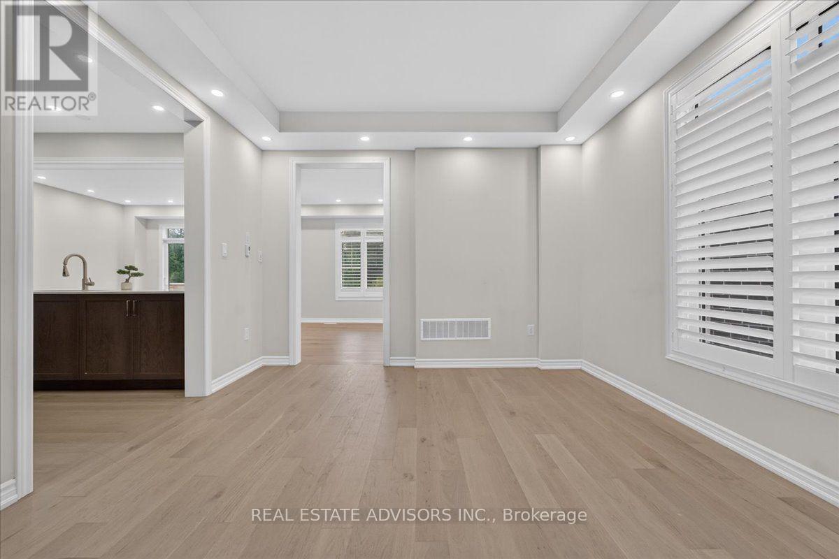 574 QUEEN MARY DRIVE - 15