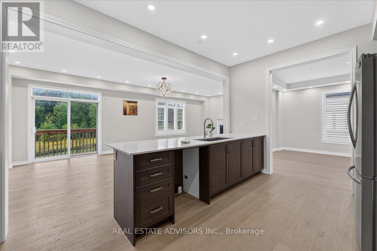 574 QUEEN MARY DRIVE - 20