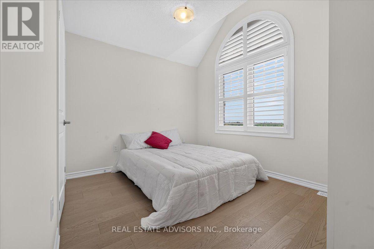 574 QUEEN MARY DRIVE - Image 39
