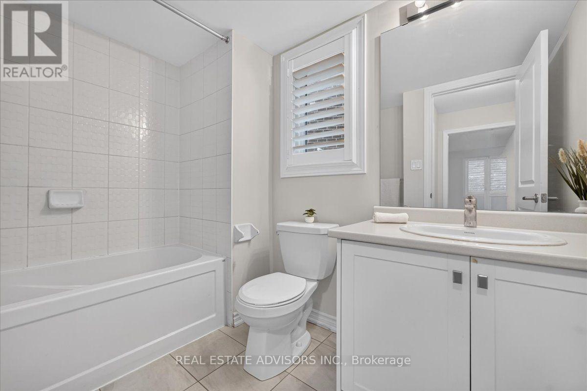 574 QUEEN MARY DRIVE - 45