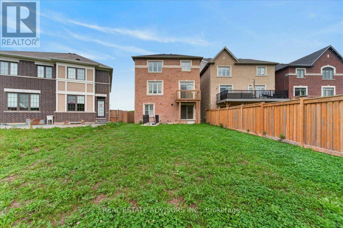 574 QUEEN MARY DRIVE - 50