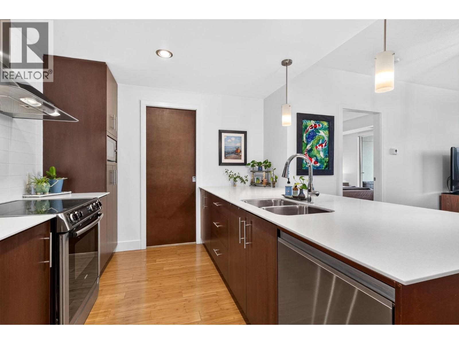 #1003 2040 Springfield Road - 5