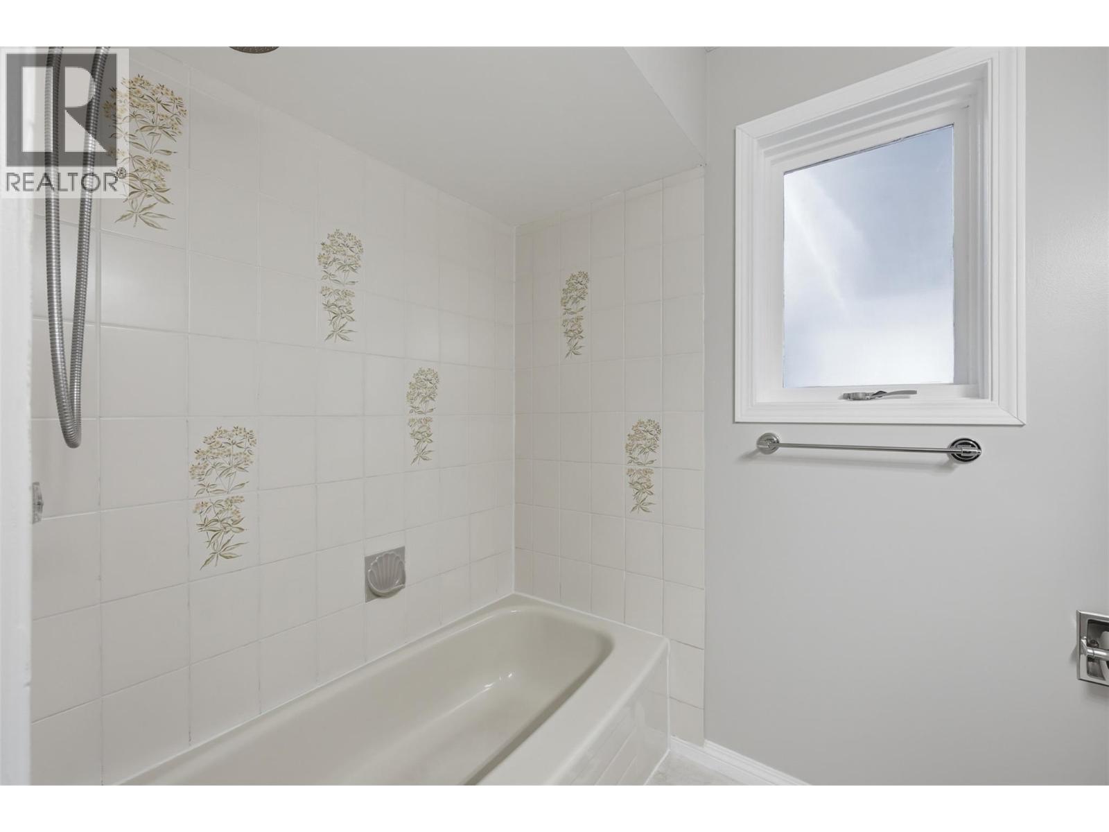 105 Willow Street - Image 30