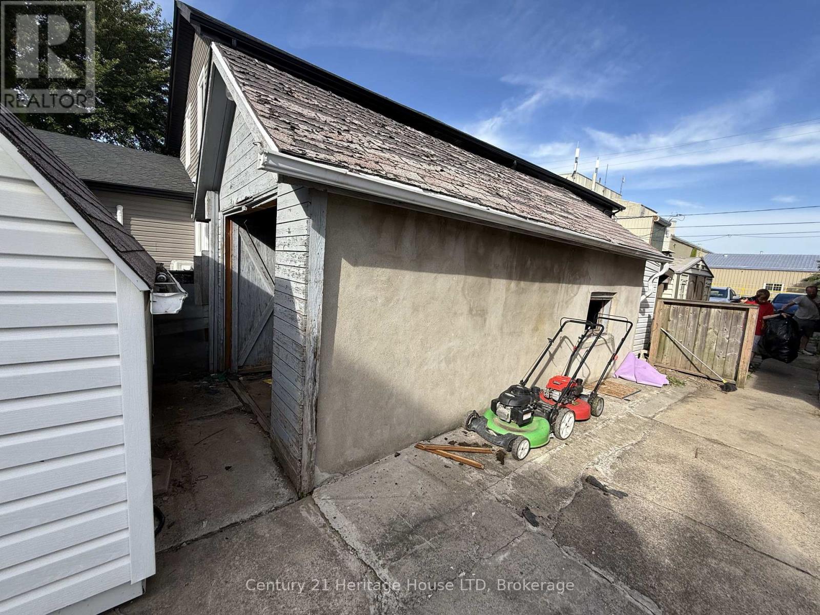 31 PINE STREET N - Image 10