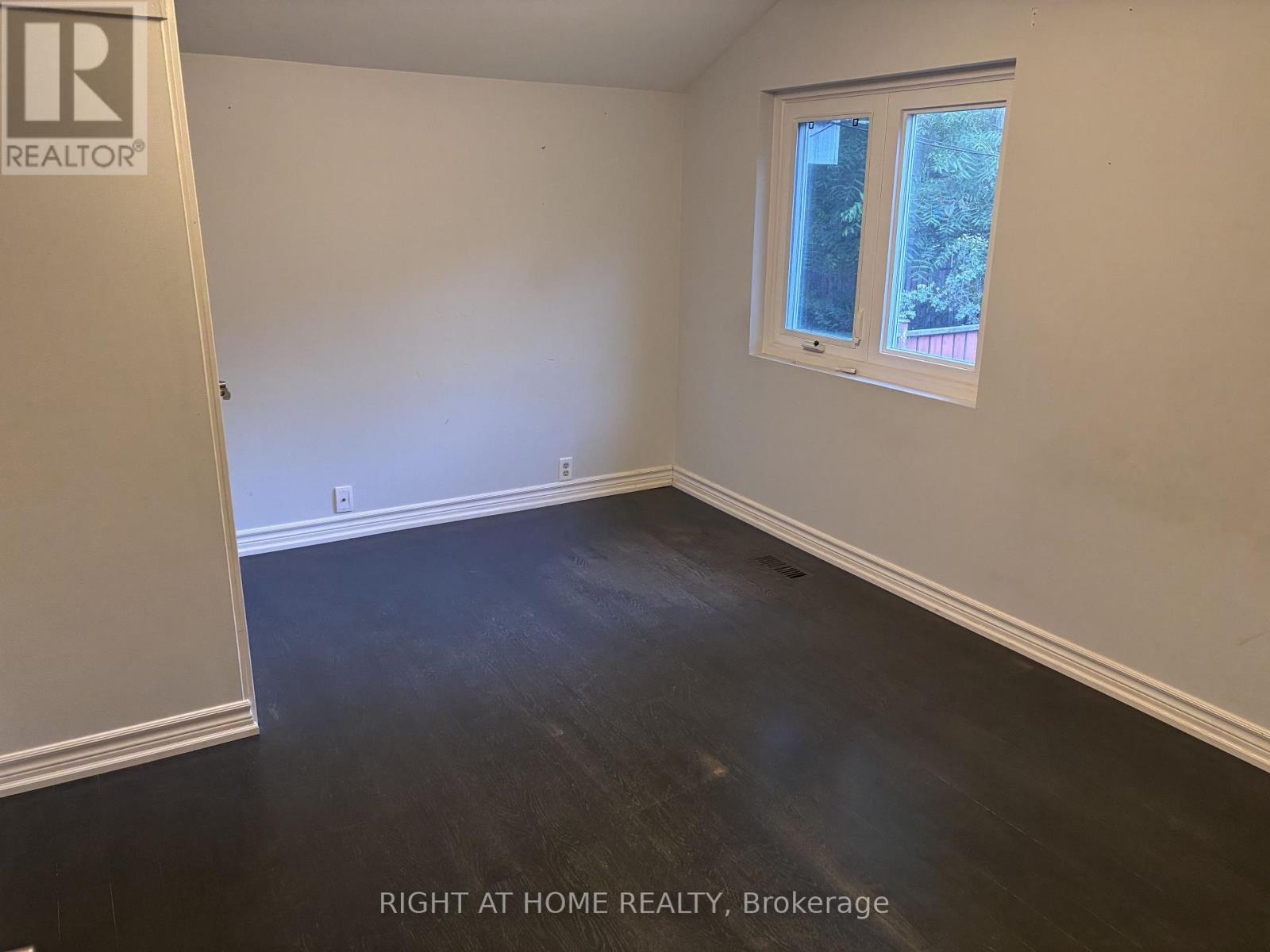 60 BROOKRIDGE DRIVE - 6