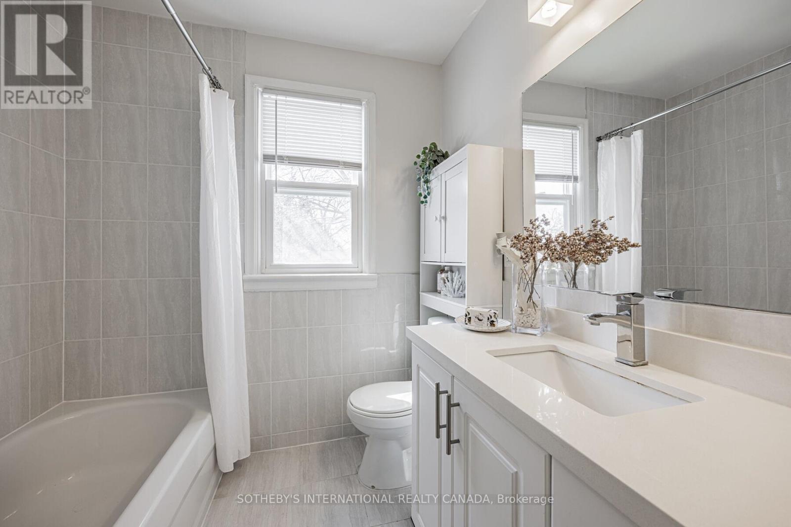 4075A LAWRENCE AVENUE E - 16