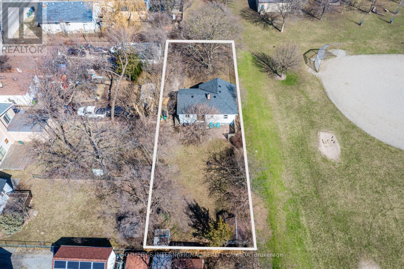 4075A LAWRENCE AVENUE E - 26