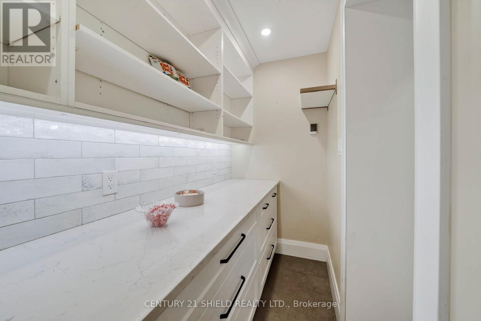 18322 GLEN ROAD - 10