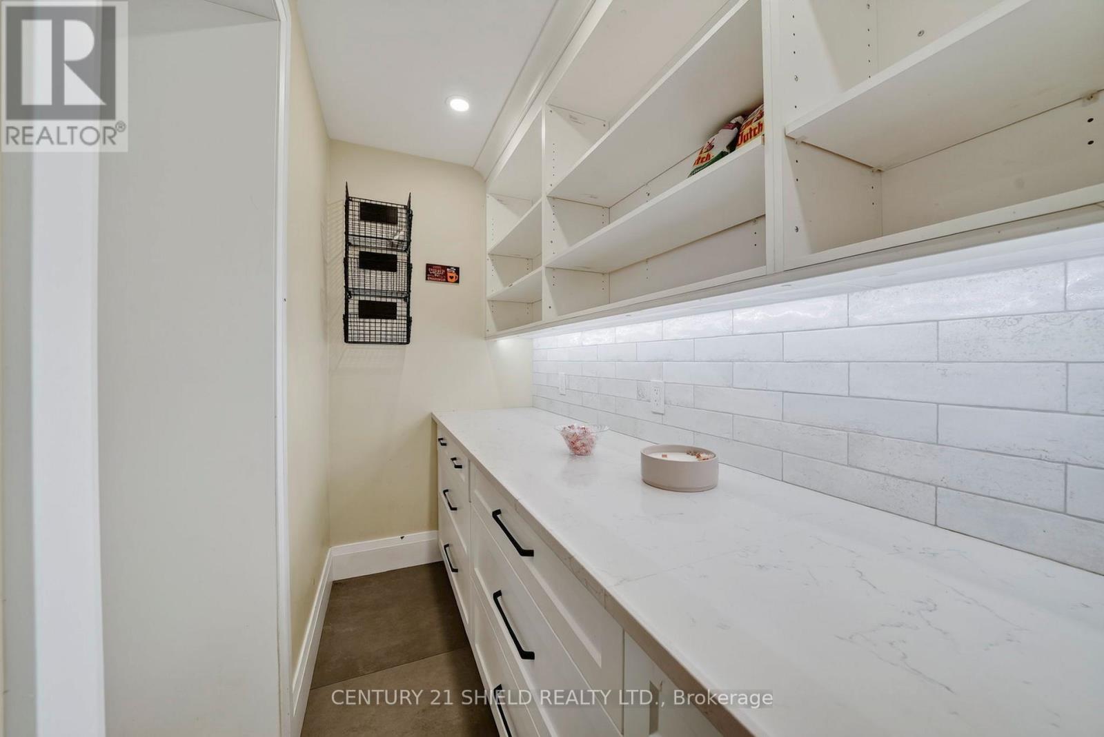18322 GLEN ROAD - 11