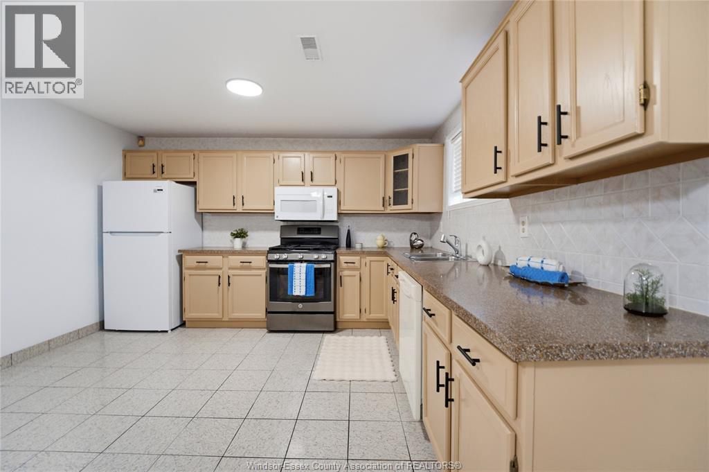 3025 KENILWORTH - Image 21