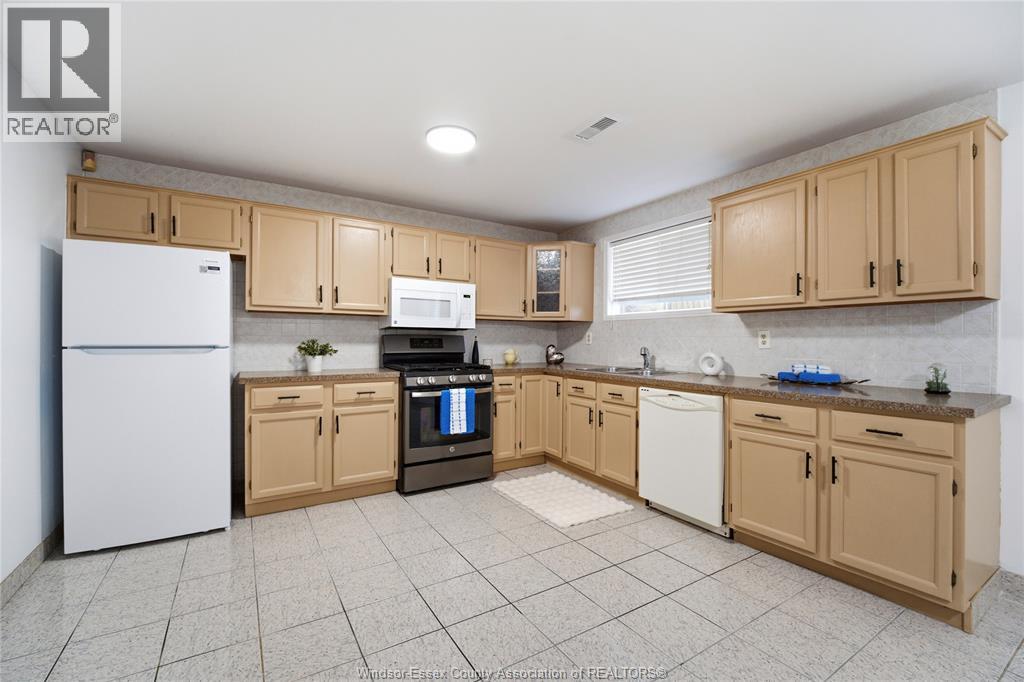 3025 KENILWORTH - Image 20