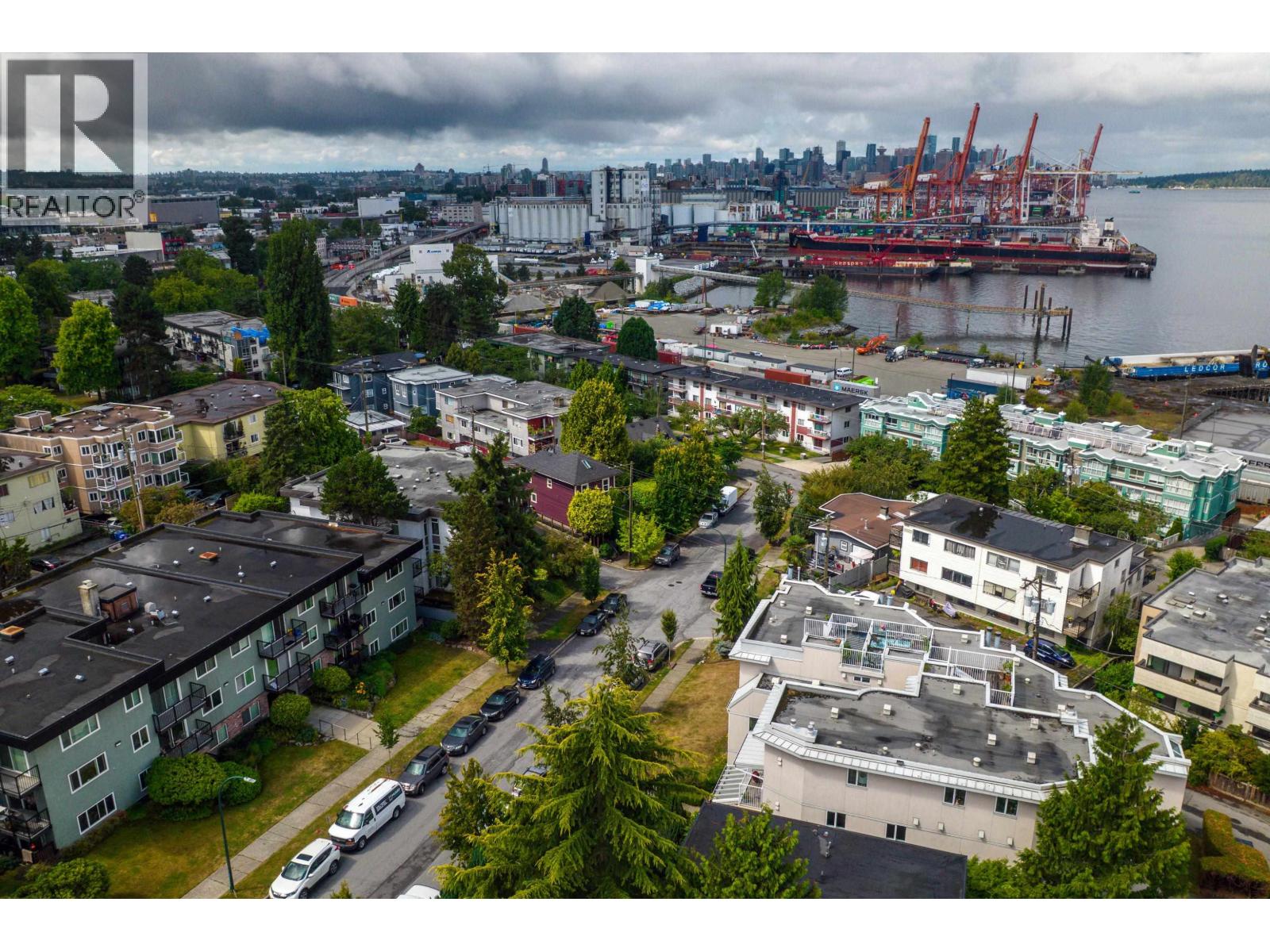 203 2240 WALL STREET, Vancouver — photo 4