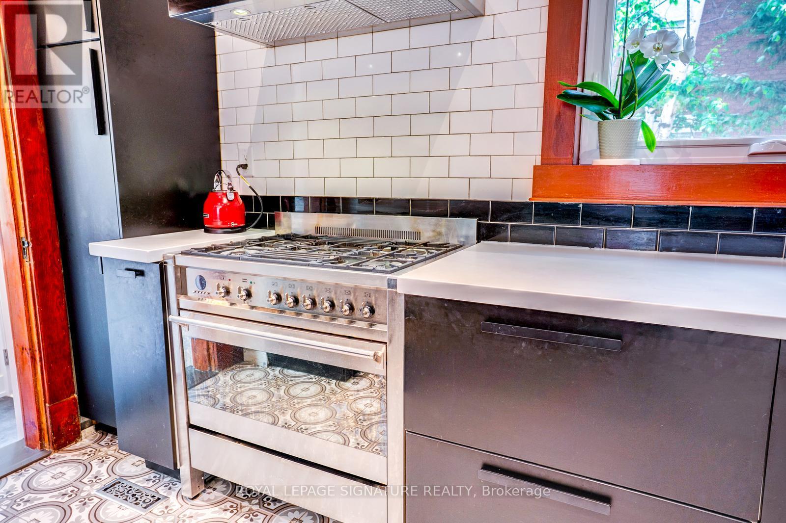 50 ROSEDALE AVENUE W - 14