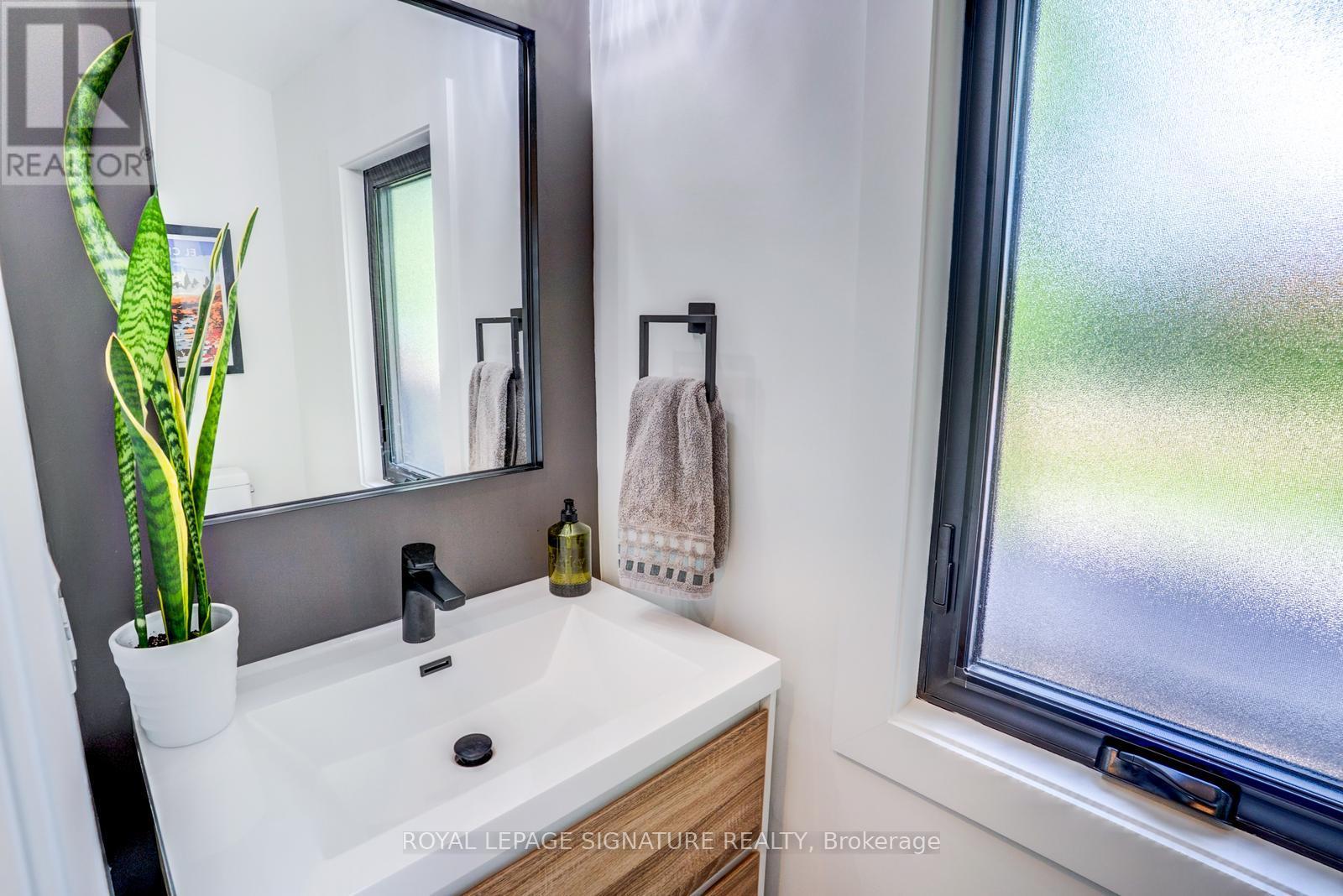 50 ROSEDALE AVENUE W - 17