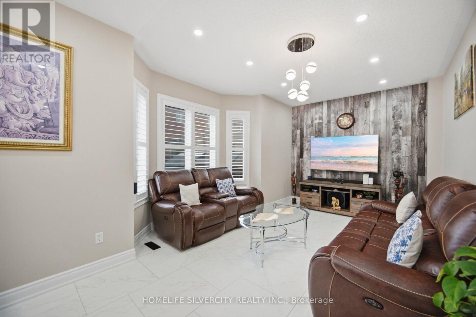 11 SWALES CRESCENT - 14