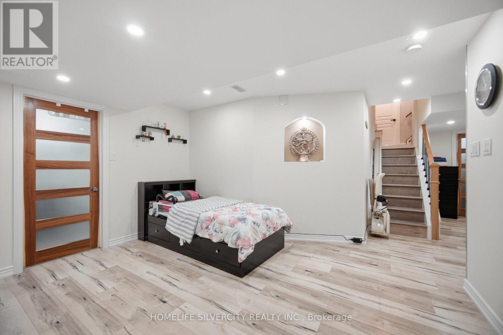 11 SWALES CRESCENT - 35