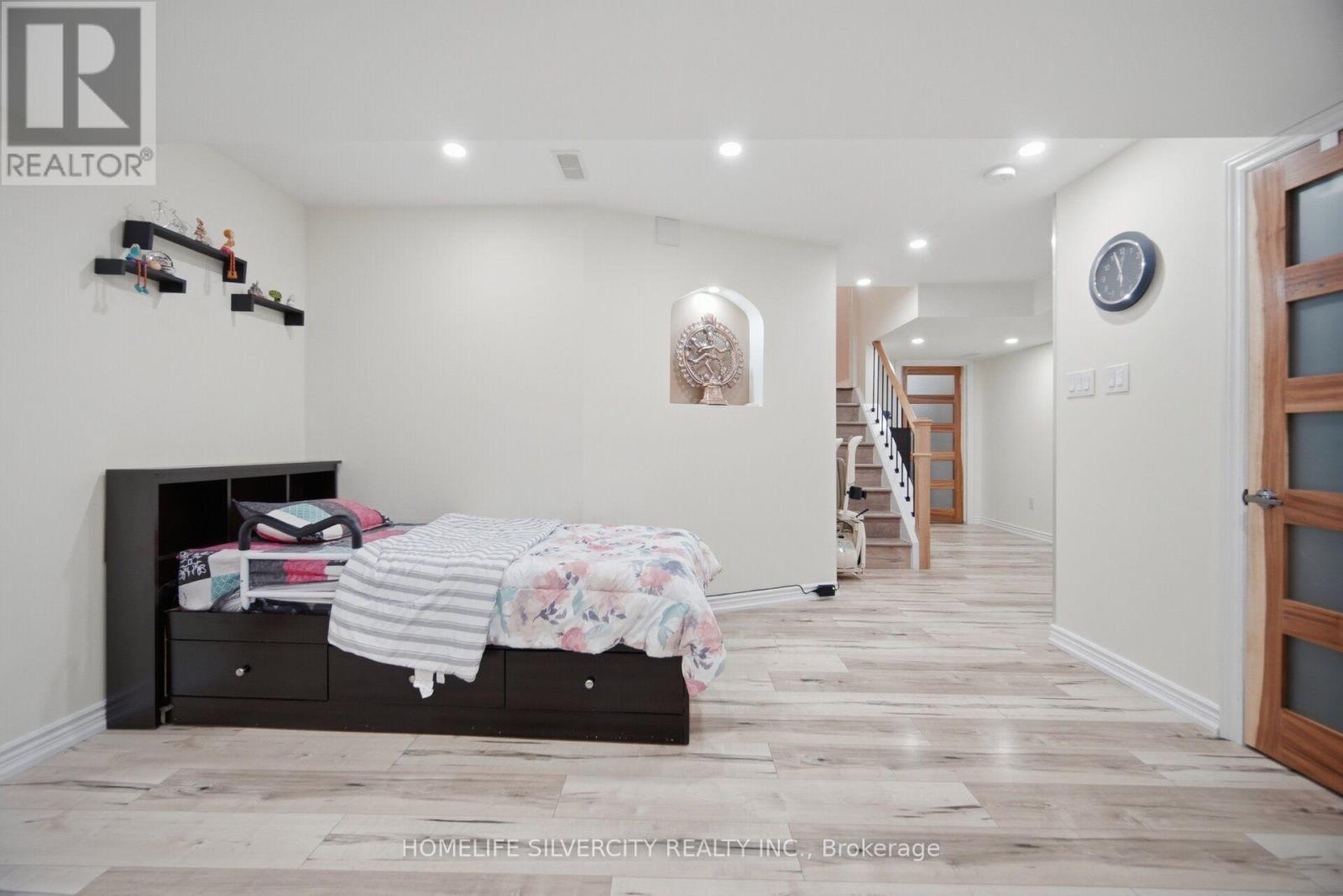 11 SWALES CRESCENT - Image 36
