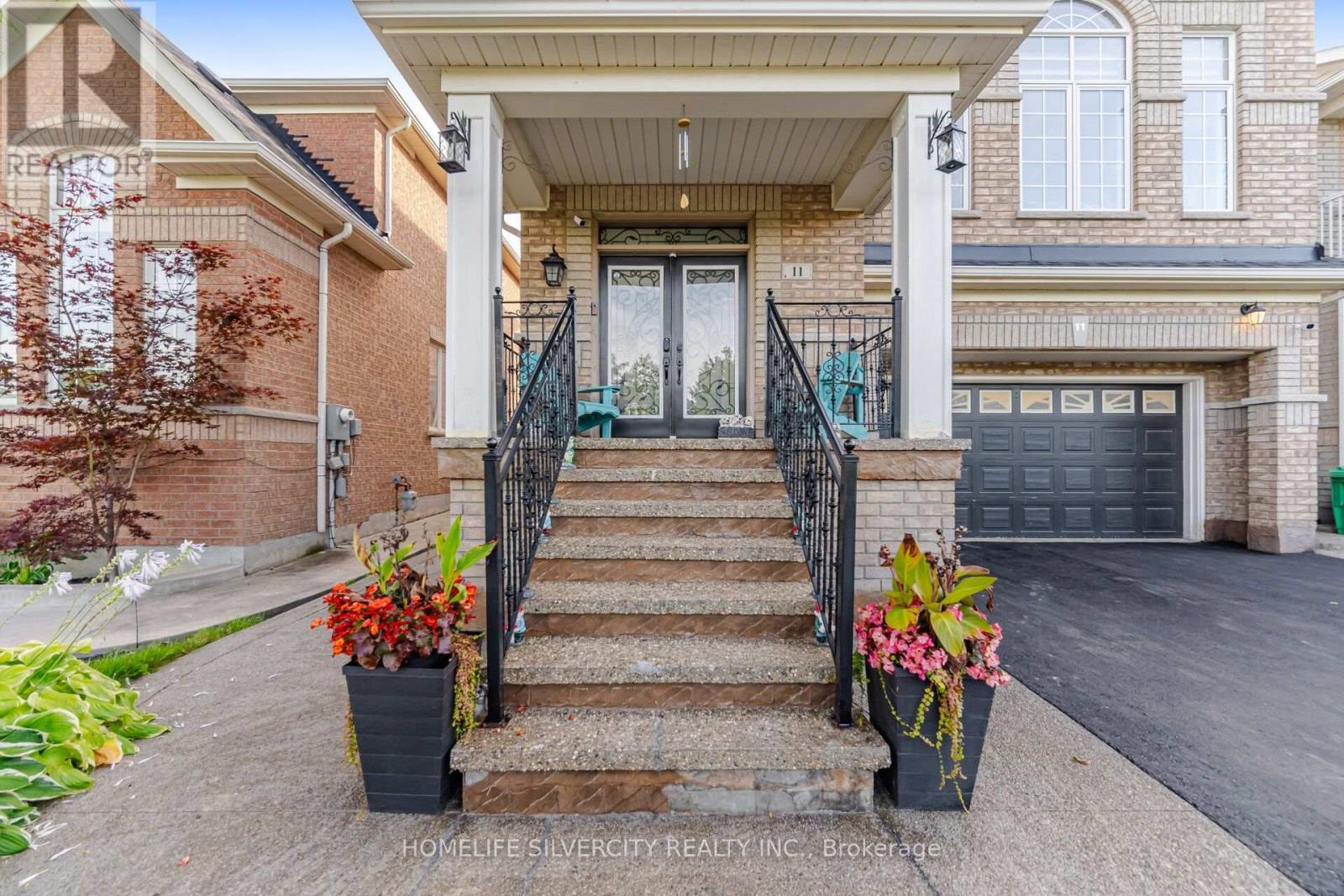11 SWALES CRESCENT - 4
