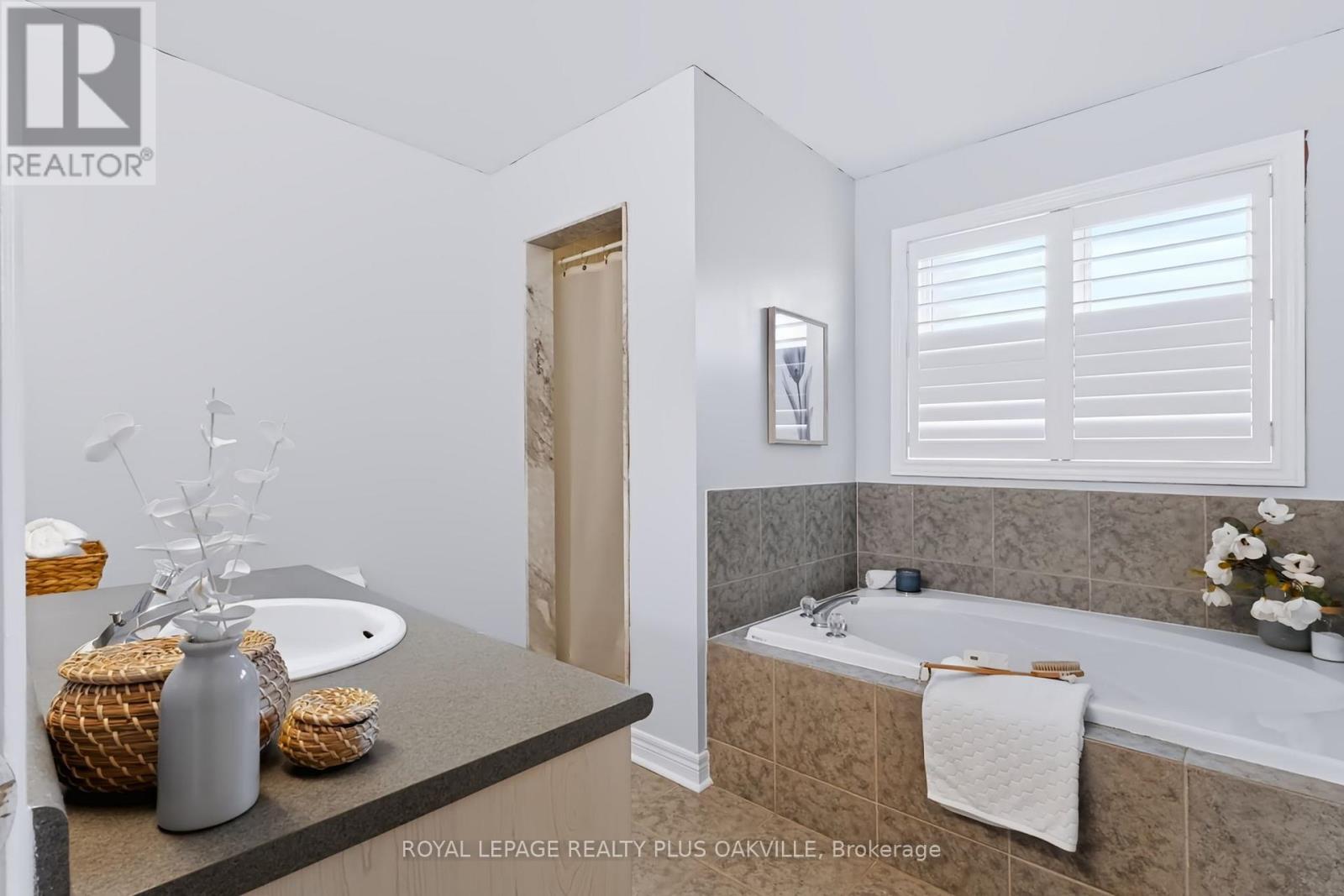 2254 DUNFOREST CRESCENT - Image 32
