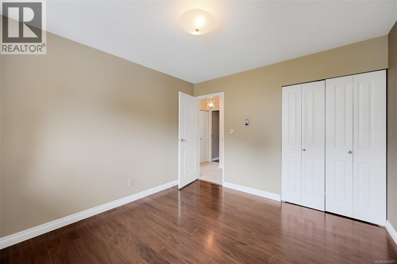 #11 3981 Nelthorpe St - 37