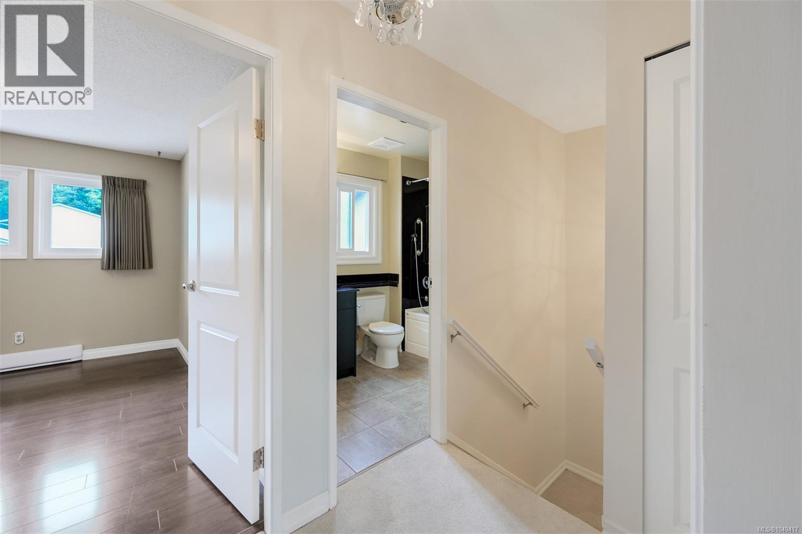 #11 3981 Nelthorpe St - 42