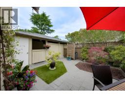 Kitchen - 11 3981 Nelthorpe St, Saanich, BC V8X3Z2 Photo 7