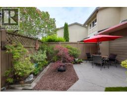 Dining room - 11 3981 Nelthorpe St, Saanich, BC V8X3Z2 Photo 8