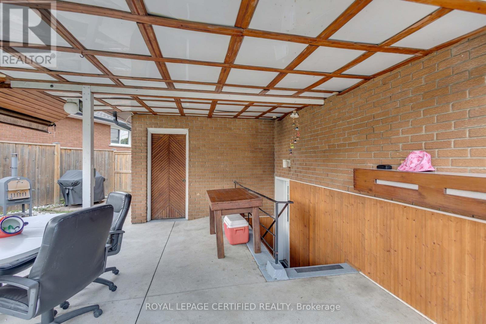 24 NORTHGATE DRIVE - 30