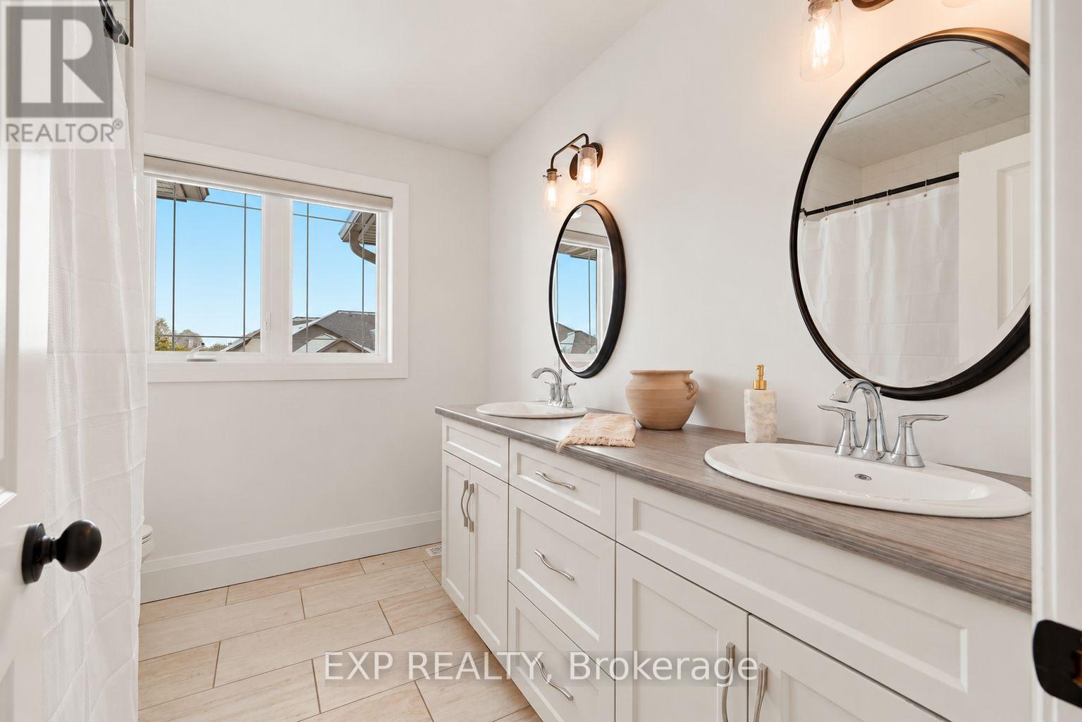 157 RIDGEVIEW DRIVE - 33