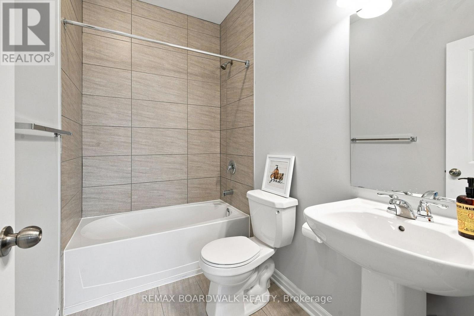 714 MAURICE STEAD STREET - Image 27