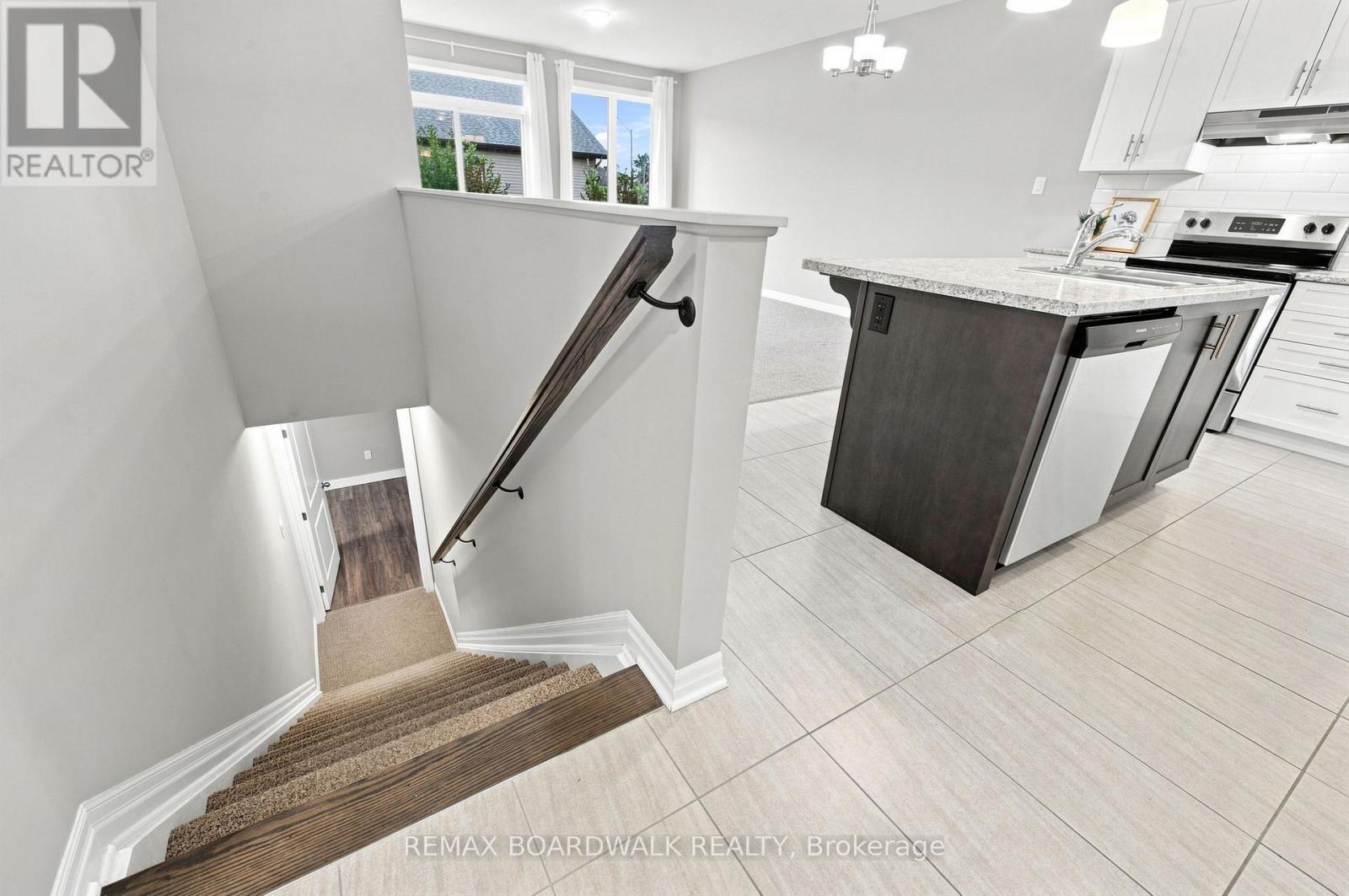714 MAURICE STEAD STREET - Image 33