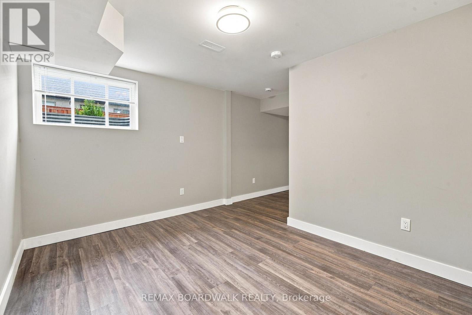 714 MAURICE STEAD STREET - Image 35