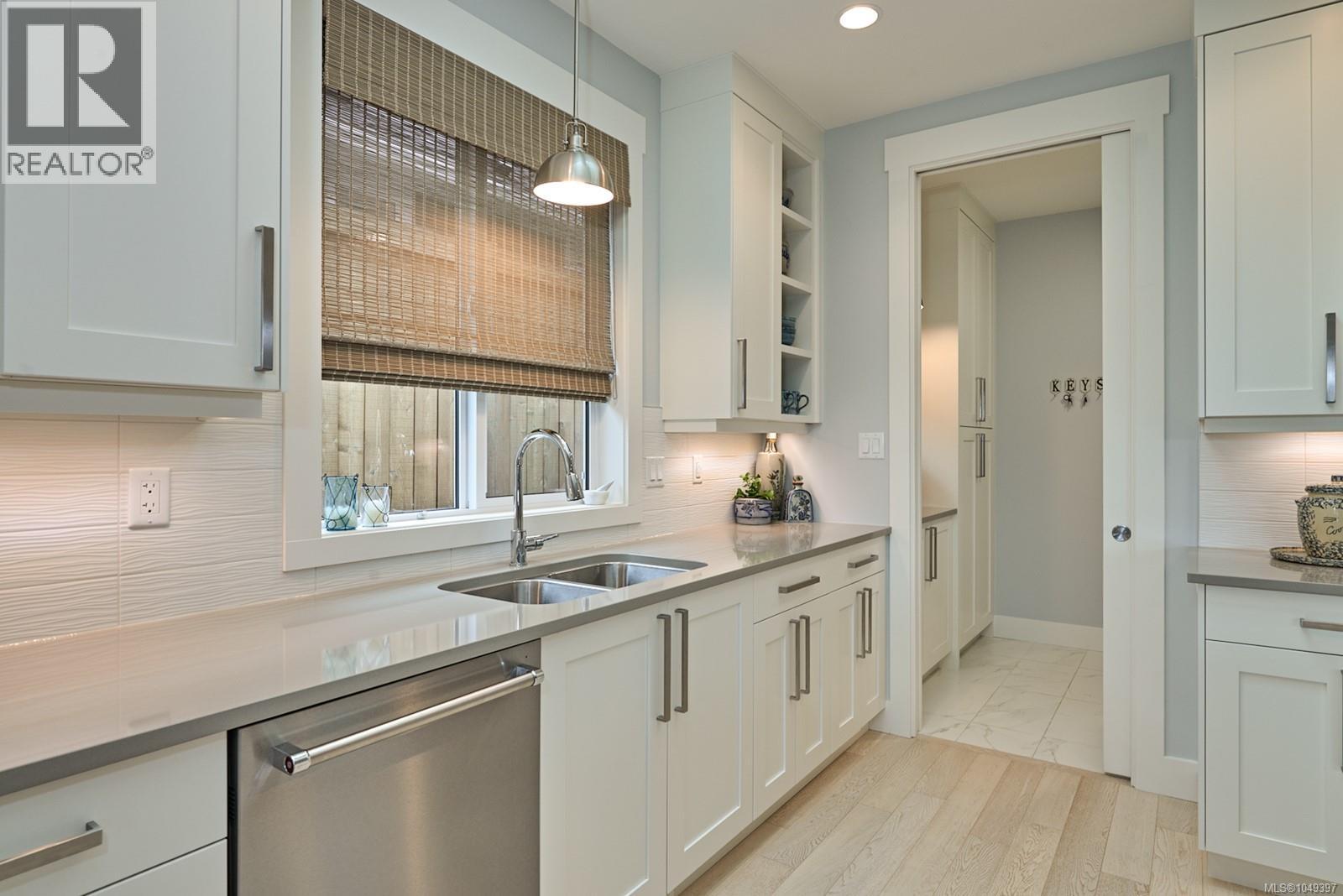 419 RIDGEFIELD Dr, Parksville