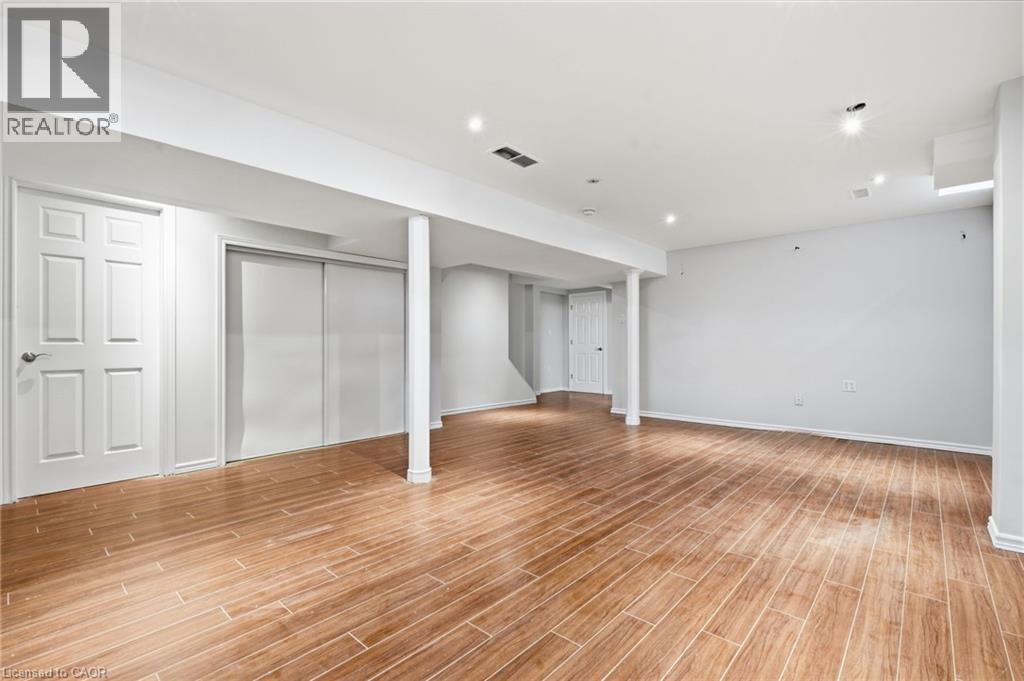 79 LYNNETTE Drive - 38