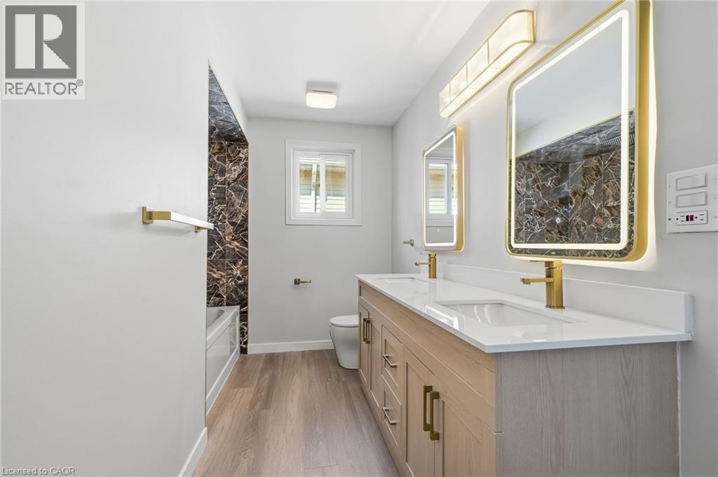 79 LYNNETTE Drive - 22
