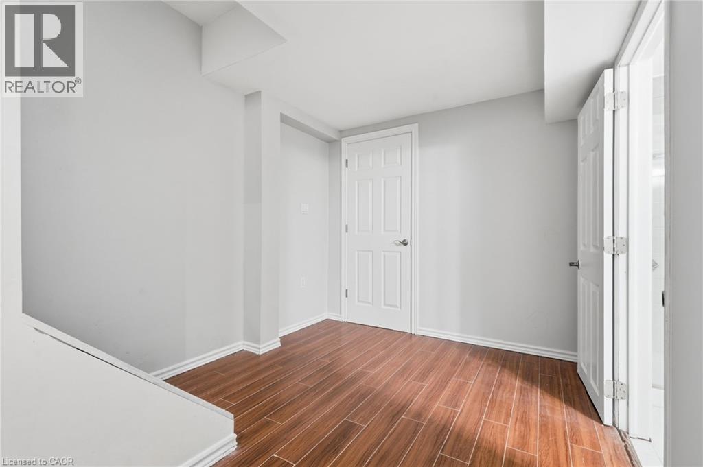 79 LYNNETTE Drive - 34