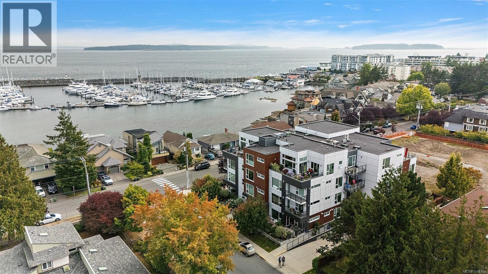 #101 2447 Henry Ave - 2