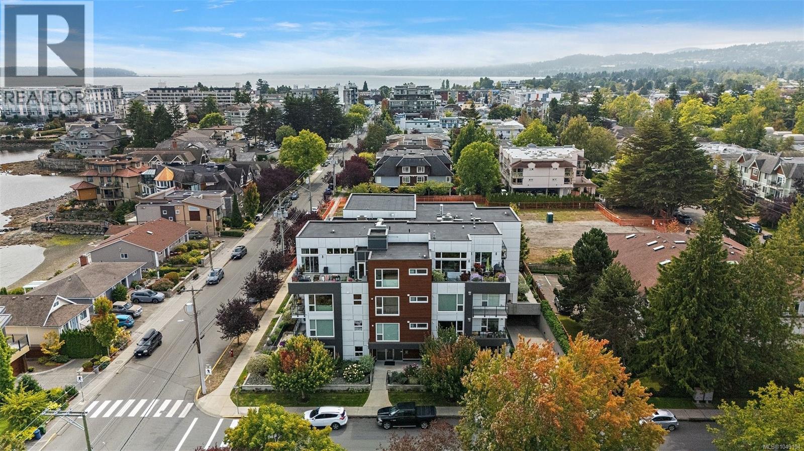 #101 2447 Henry Ave - 28