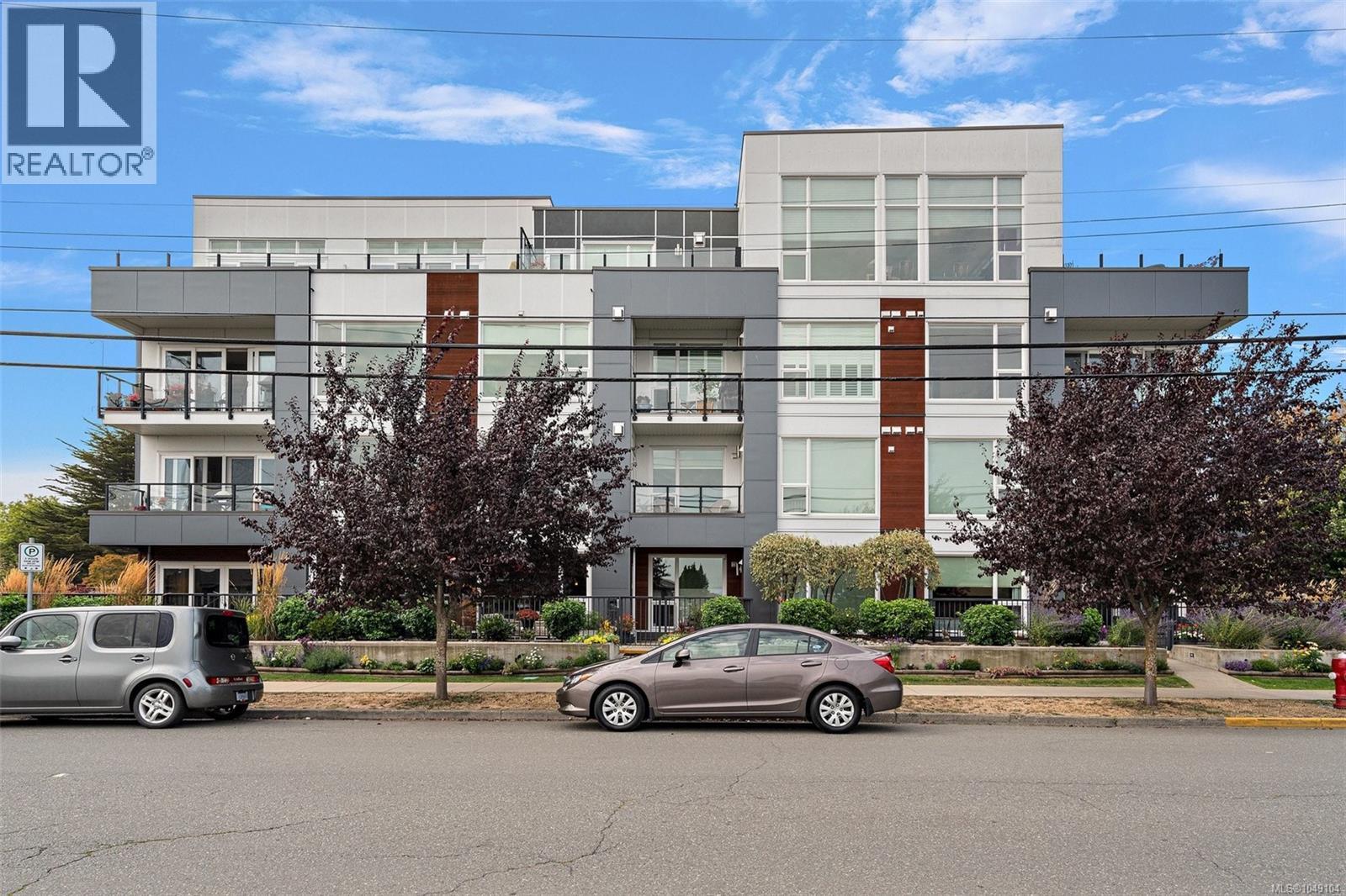 #101 2447 Henry Ave - 29